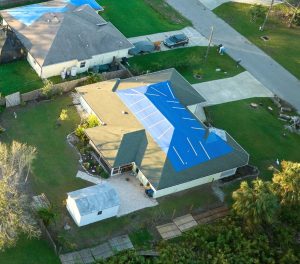 How Long Will A Tarp Last On A Roof_